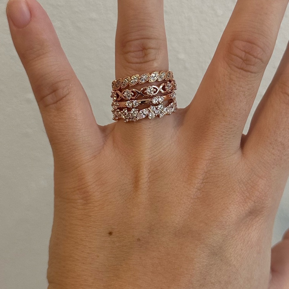 Delicates ring stack - Picture 2 of 3